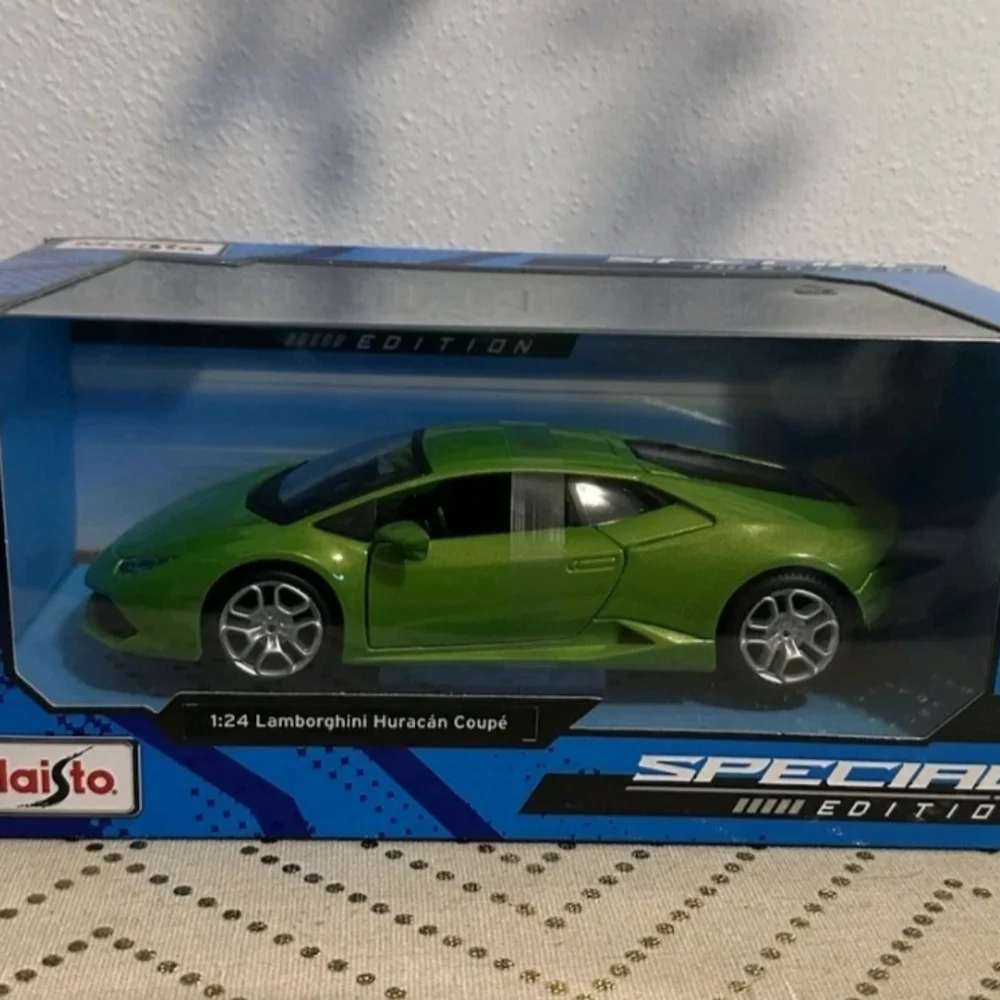 Lamborghini Huracan Coupe- Green 1:24 Scale Diecast‎ Maisto